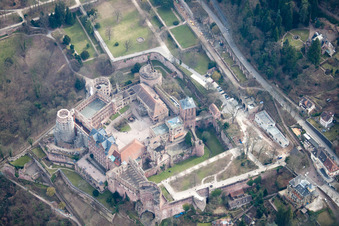 Vue aérienne de Jardin du château à le quartier Kernaltstadt in Heidelberg dans le département Bade-Wurtemberg, Allemagne