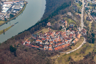 Photographie aérienne de Ruines et vestiges des murs de l'ancien château et forteresse Dilsberg à le quartier Dilsberg in Neckargemünd dans le département Bade-Wurtemberg, Allemagne