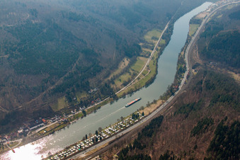 Photographie aérienne de Neckarhäuserhof, ferry traversant le Neckar jusqu'à Neckarhausen à le quartier Mückenloch in Neckargemünd dans le département Bade-Wurtemberg, Allemagne