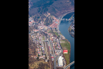 Vue aérienne de Dans la boucle du Neckar à Hirschhorn dans le département Hesse, Allemagne