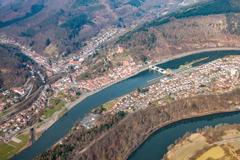Vue aérienne de Dans la boucle du Neckar à Hirschhorn dans le département Hesse, Allemagne