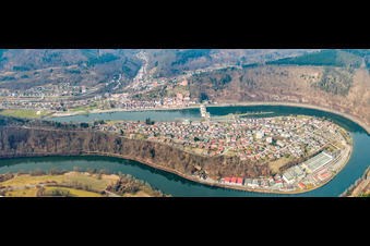 Dans la boucle du Neckar à le quartier Ersheim in Hirschhorn dans le département Hesse, Allemagne d'en haut