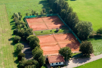 Vue aérienne de Terrain de tennis TC Minfeld à Minfeld dans le département Rhénanie-Palatinat, Allemagne