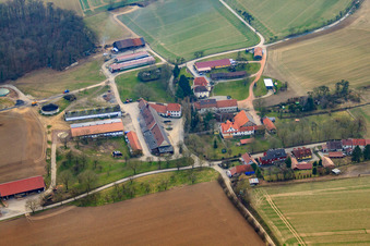 Vue aérienne de Wagenbacher Hof à le quartier Obergimpern in Bad Rappenau dans le département Bade-Wurtemberg, Allemagne