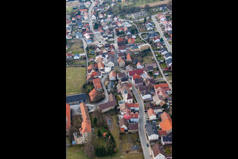 Vue aérienne de Route locale venant de l'est à le quartier Grombach in Bad Rappenau dans le département Bade-Wurtemberg, Allemagne