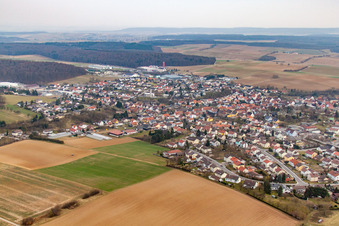 Vue aérienne de Du nord-ouest à Kirchardt dans le département Bade-Wurtemberg, Allemagne
