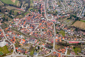 Vue aérienne de Vue sur le village à Kürnbach dans le département Bade-Wurtemberg, Allemagne