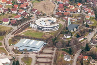 Vue aérienne de Lycée Léopold Feigenbutz à le quartier Unterderdingen in Oberderdingen dans le département Bade-Wurtemberg, Allemagne