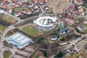 Vue aérienne de Lycée Léopold Feigenbutz à le quartier Unterderdingen in Oberderdingen dans le département Bade-Wurtemberg, Allemagne