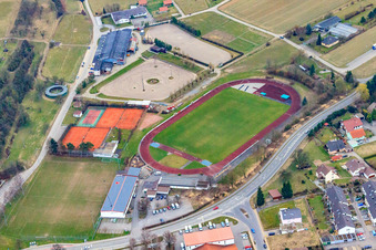 Vue aérienne de Terrains de sport du SV Oberderdingen et du Tennisclub Oberderdingen 1960 eV à Oberderdingen dans le département Bade-Wurtemberg, Allemagne