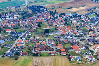 Vue aérienne de Sentier de Pinerolo à le quartier Großvillars in Oberderdingen dans le département Bade-Wurtemberg, Allemagne