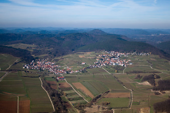 Quartier Gleishorbach in Gleiszellen-Gleishorbach dans le département Rhénanie-Palatinat, Allemagne vu d'un drone