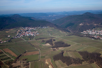 Quartier Gleiszellen in Gleiszellen-Gleishorbach dans le département Rhénanie-Palatinat, Allemagne du point de vue du drone