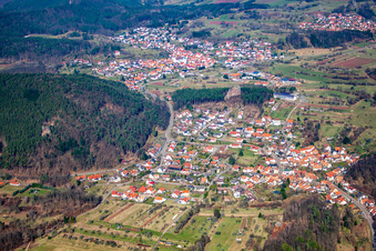 Vue aérienne de Du sud-est à le quartier Stein in Gossersweiler-Stein dans le département Rhénanie-Palatinat, Allemagne