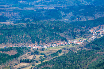 Image drone de Hinterweidenthal dans le département Rhénanie-Palatinat, Allemagne