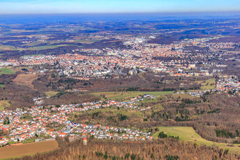 Vue aérienne de Vue du village depuis le sud à le quartier Erlenbrunn in Pirmasens dans le département Rhénanie-Palatinat, Allemagne
