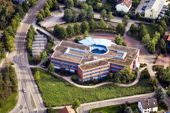 Vue aérienne de Collège commercial à Rastatt dans le département Bade-Wurtemberg, Allemagne