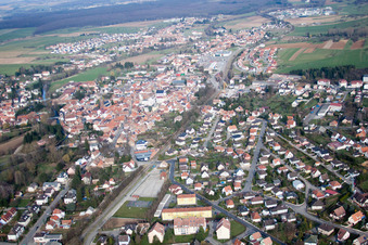 Vue aérienne de Pfaffenhoffen dans le département Bas Rhin, France