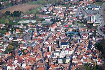 Vue oblique de Pfaffenhoffen dans le département Bas Rhin, France