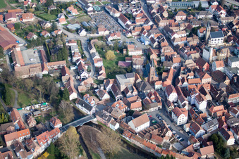 Enregistrement par drone de Pfaffenhoffen dans le département Bas Rhin, France