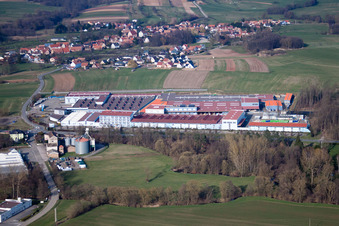 Vue aérienne de Site de l'usine Tryba à Gundershoffen dans le département Bas Rhin, France