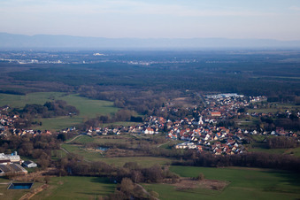 Uttenhoffen dans le département Bas Rhin, France vu d'un drone