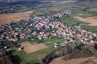 Vue aérienne de Morsbronn-les-Bains dans le département Bas Rhin, France