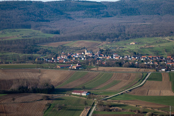 Vue d'oiseau de Dieffenbach-lès-Wœrth dans le département Bas Rhin, France