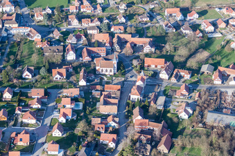 Photographie aérienne de Vue sur le village à Merkwiller-Pechelbronn dans le département Bas Rhin, France