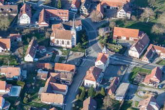 Vue oblique de Vue sur le village à Merkwiller-Pechelbronn dans le département Bas Rhin, France