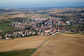 Vue aérienne de Retschwiller dans le département Bas Rhin, France