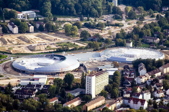Vue aérienne de Centre commercial Shopping Cité à le quartier Oos in Baden-Baden dans le département Bade-Wurtemberg, Allemagne