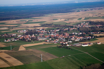 Vue aérienne de Bremmelbach dans le département Bas Rhin, France