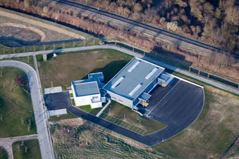 Vue aérienne de Armoires de connexion croisée à le quartier Altenstadt in Wissembourg dans le département Bas Rhin, France