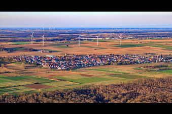 Vue aérienne de Vue du village de Viehstrich depuis le sud-est à Minfeld dans le département Rhénanie-Palatinat, Allemagne