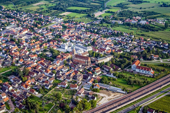 Vue aérienne de Du nord-ouest à Sinzheim dans le département Bade-Wurtemberg, Allemagne