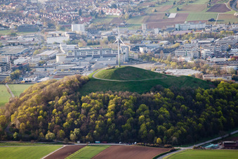 Vue aérienne de Éoliennes (WEA) - éolienne sur le Grüner Heiner sur l'A81 dans le quartier Korntal de Korntal-Münchingen à le quartier Weilimdorf in Stuttgart dans le département Bade-Wurtemberg, Allemagne