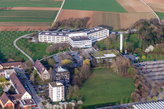 Vue aérienne de Terrain de la clinique de l'hôpital de district à Leonberg dans le département Bade-Wurtemberg, Allemagne