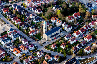 Vue aérienne de Église catholique Saint-Jean à Leonberg dans le département Bade-Wurtemberg, Allemagne