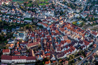 Vue aérienne de Quartier de la vieille ville et centre-ville à Leonberg dans le département Bade-Wurtemberg, Allemagne