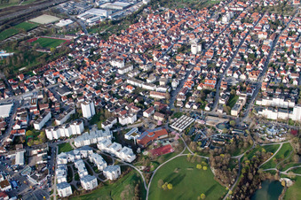 École secondaire Ostertag, Tiroler Straße à le quartier Eltingen in Leonberg dans le département Bade-Wurtemberg, Allemagne hors des airs