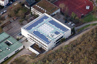 Vue d'oiseau de École August Lämmle, Gerlinger Straße à le quartier Ramtel in Leonberg dans le département Bade-Wurtemberg, Allemagne