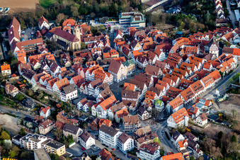 Vue aérienne de Quartier de la vieille ville et centre-ville à Leonberg dans le département Bade-Wurtemberg, Allemagne