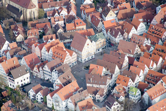 Vue aérienne de Place du marché dans la vieille ville à Leonberg dans le département Bade-Wurtemberg, Allemagne