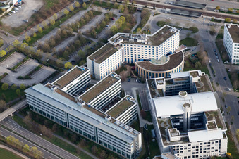 Vue aérienne de Holiday Inn à le quartier Weilimdorf in Stuttgart dans le département Bade-Wurtemberg, Allemagne