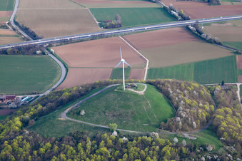 Vue aérienne de Éoliennes (WEA) - éolienne sur le Grüner Heiner sur l'A81 dans le quartier Korntal de Korntal-Münchingen à le quartier Weilimdorf in Stuttgart dans le département Bade-Wurtemberg, Allemagne