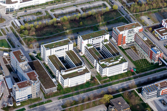 Vue aérienne de Bâtiment administratif de la succursale sud-ouest de Vodafone D2 GmbH à Weilimdorf à le quartier Weilimdorf in Stuttgart dans le département Bade-Wurtemberg, Allemagne