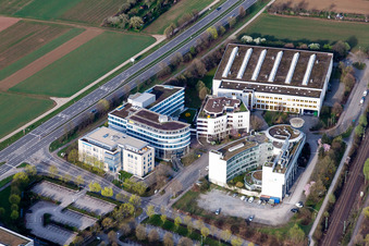 Vue aérienne de Bâtiment administratif de la société CARDIF Allgemeine Versicherung, Andreae-Noris Zahn AG Performance and Service Center -ANZAG- et PETA Deutschland eV en Weilimdorf à le quartier Weilimdorf in Stuttgart dans le département Bade-Wurtemberg, Allemagne