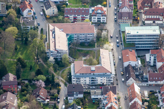 Vue aérienne de Maison de retraite - résidence senior du Korntal Senior Center dans le district de Korntal à Korntal-Münchingen dans le département Bade-Wurtemberg, Allemagne