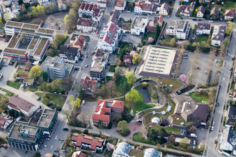 Vue aérienne de Construction du toit de la salle de sport du district de Korntal à Korntal-Münchingen dans le département Bade-Wurtemberg, Allemagne
